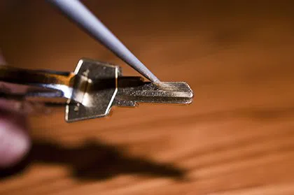 Waban MA Locksmith Store Waban, MA 617-804-1806 - broken-key-extraction